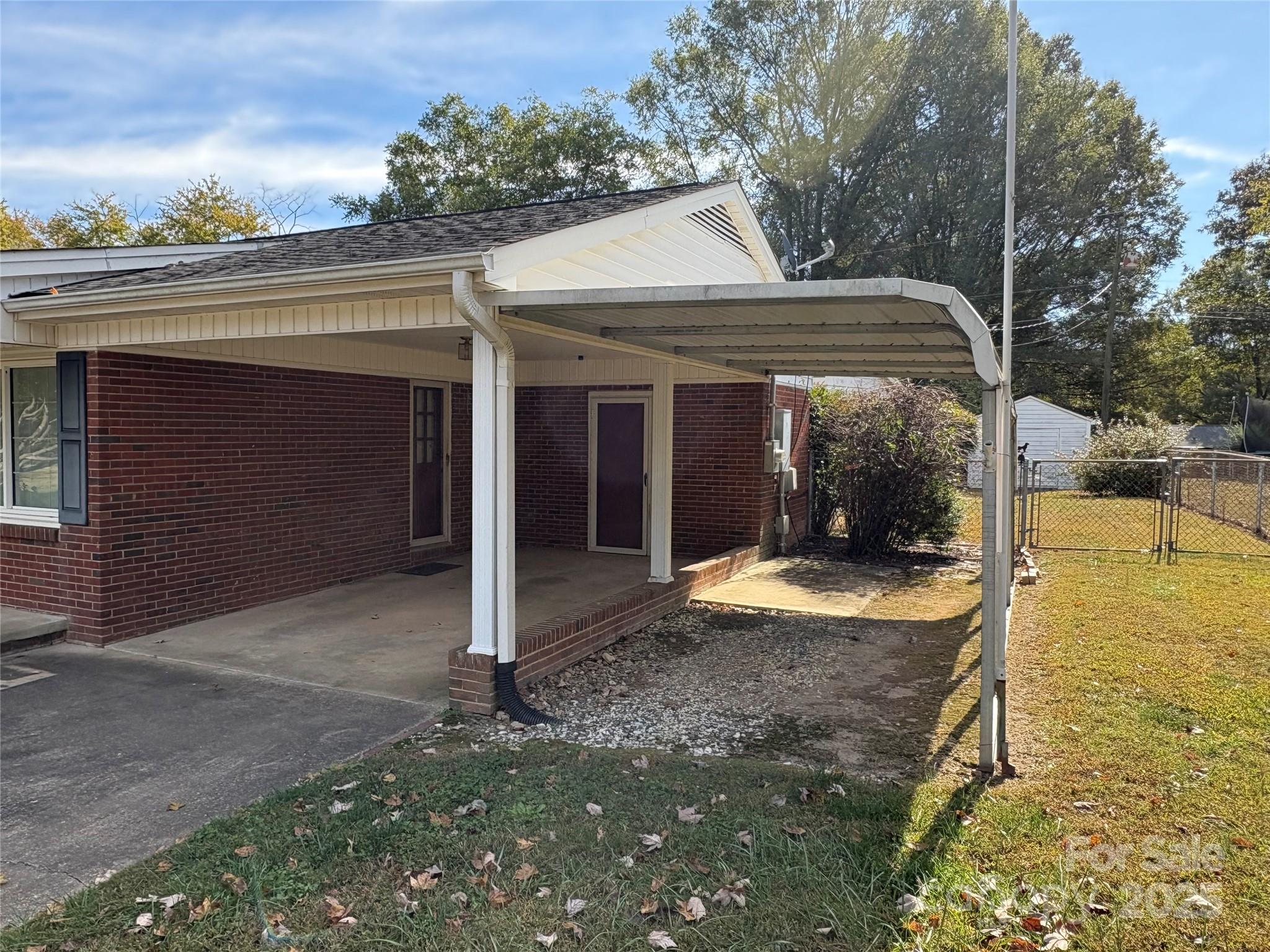 707 Sandalwood Lane