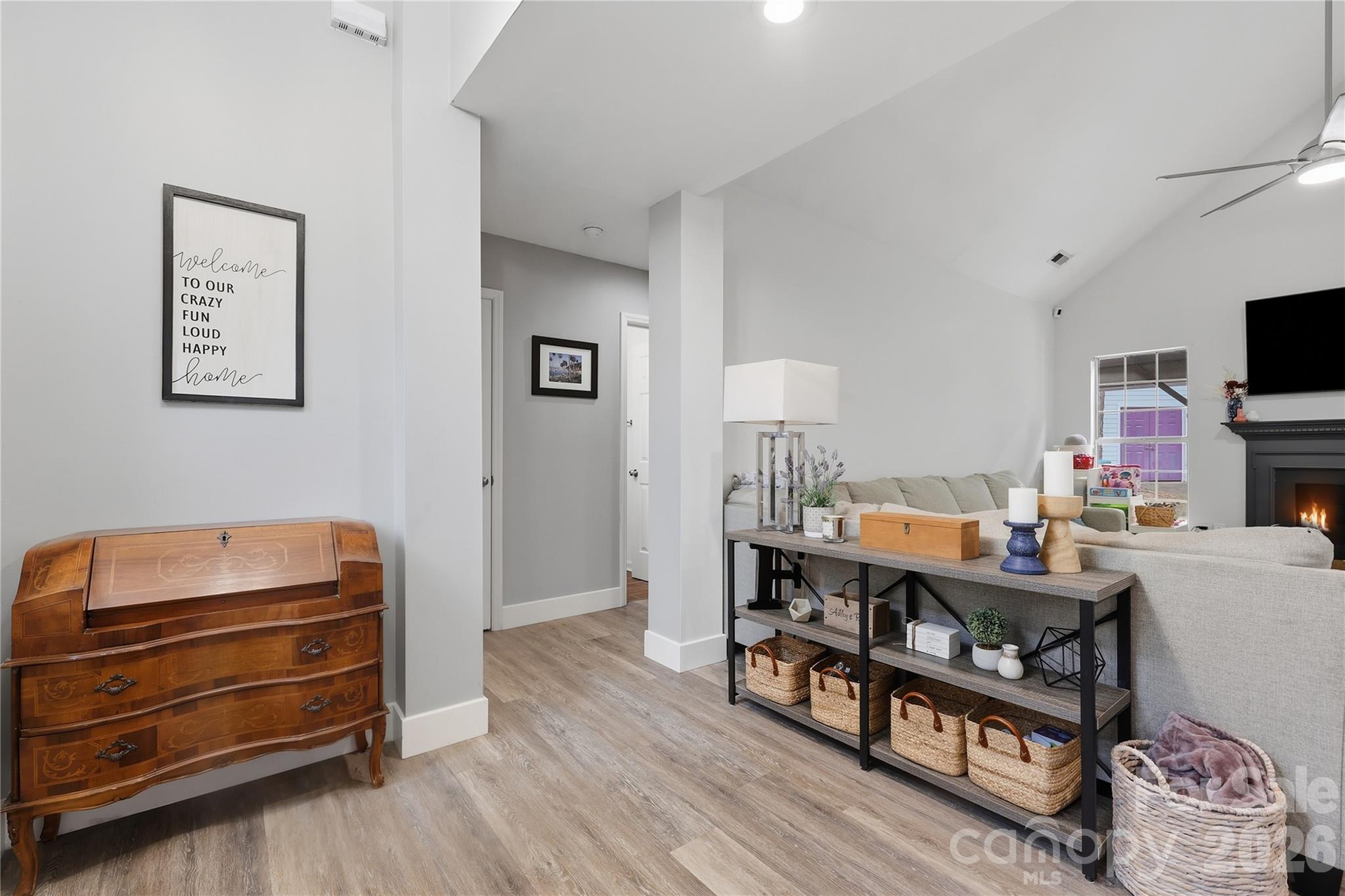 9123 Windknob Court