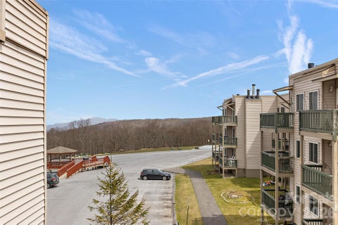 Photo of 301 Pinnacle Inn Road #3302, Beech Mountain, NC 28604 (MLS # 4245812)