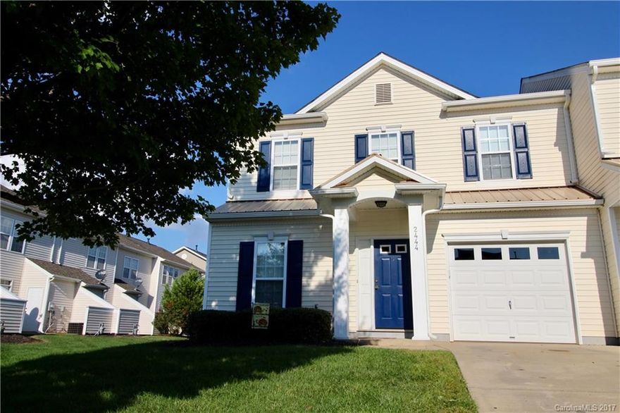 Highly sought after TOWNHOME in Arlington!  END unit with private patio. Well Maintained home!
LOW SC TAX.  Open floor plan.  This one won't last long!! Showings between 5PM-8PM are best for the seller.