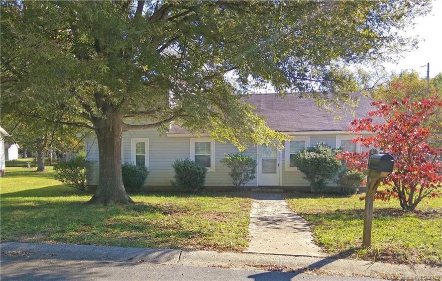 Must see property on large corner lot! With fresh paint and new flooring, this 3 bed/2 bath home has everything you need. This move-in ready house comes with a refrigerator, dishwasher and stove so there will be no delay in cooking your first meal in your new home! This property is also a great investment opportunity. The possibilities are endless! Home is located in a quiet neighborhood convenient to 1-77.  Property is eligible for some fantastic financing options – Contact us today!