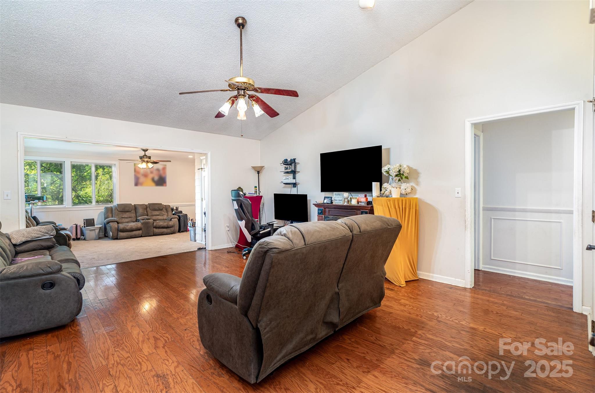 1542 Hunt Club Court