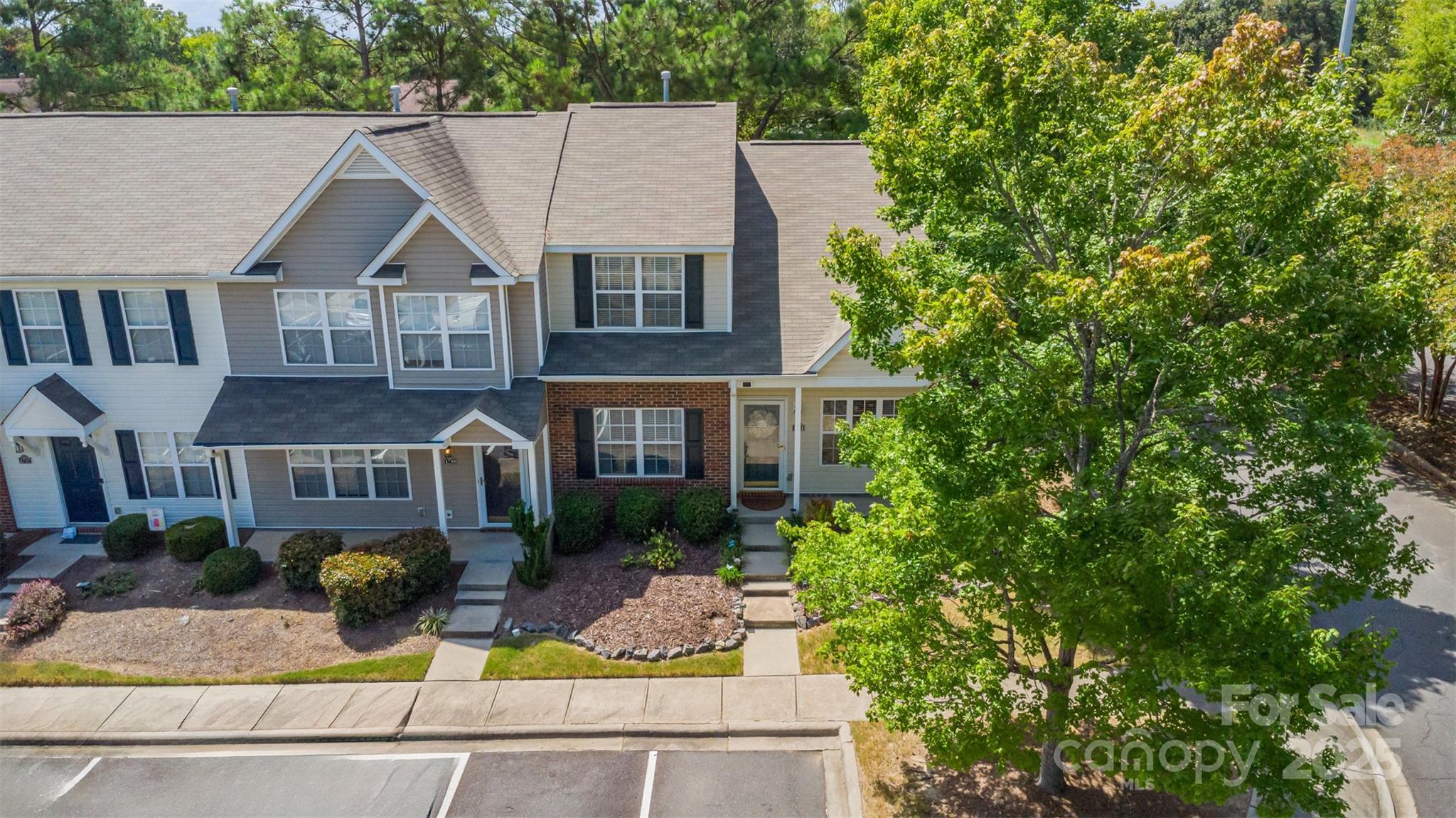 Lexington Commons - Residential