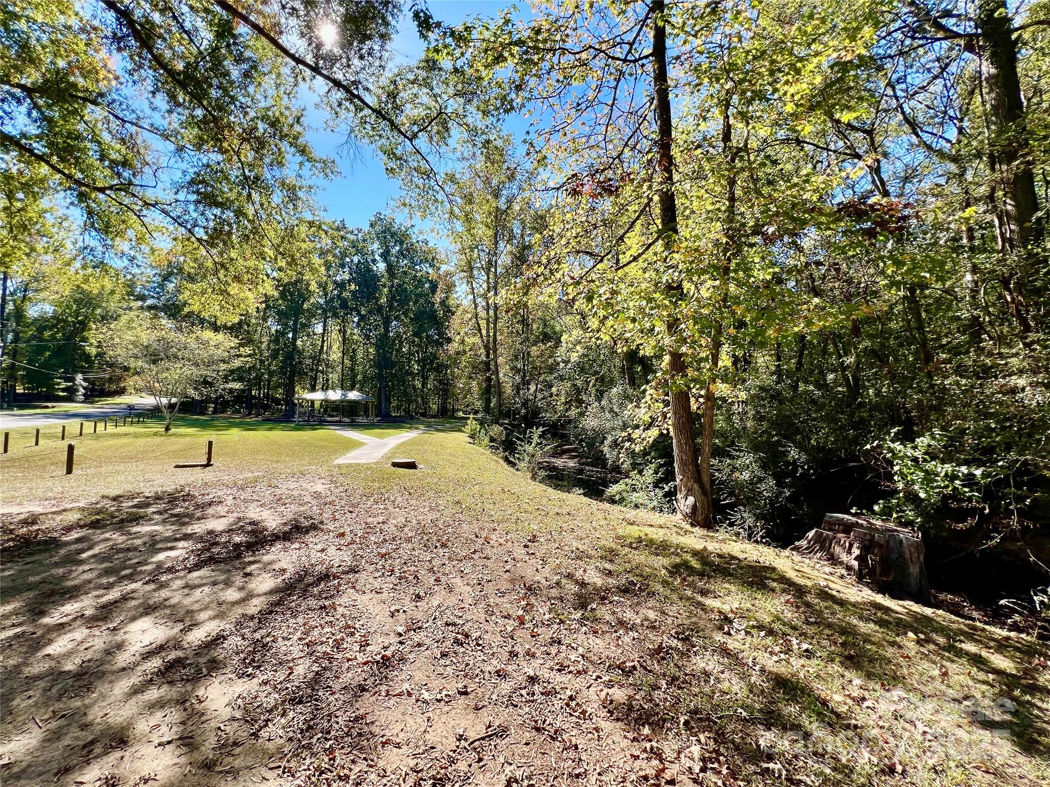 000 Riveroaks Lane