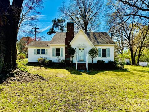 Photo of 1005 N Main Street, Oakboro, NC 28129 (MLS # 4357872)