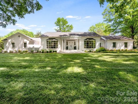 Photo of 2738 Beverwyck Road, Charlotte, NC 28211 (MLS # 4371471)