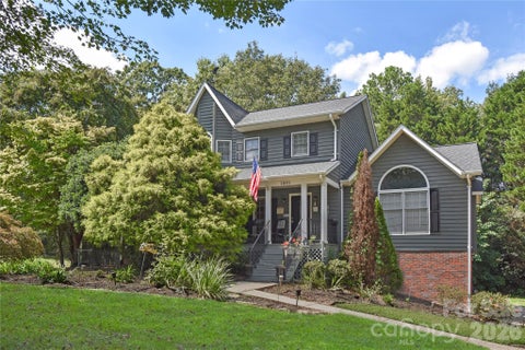 Photo of 1861 Plaza Drive, Hickory, NC 28602 (MLS # 4422567)