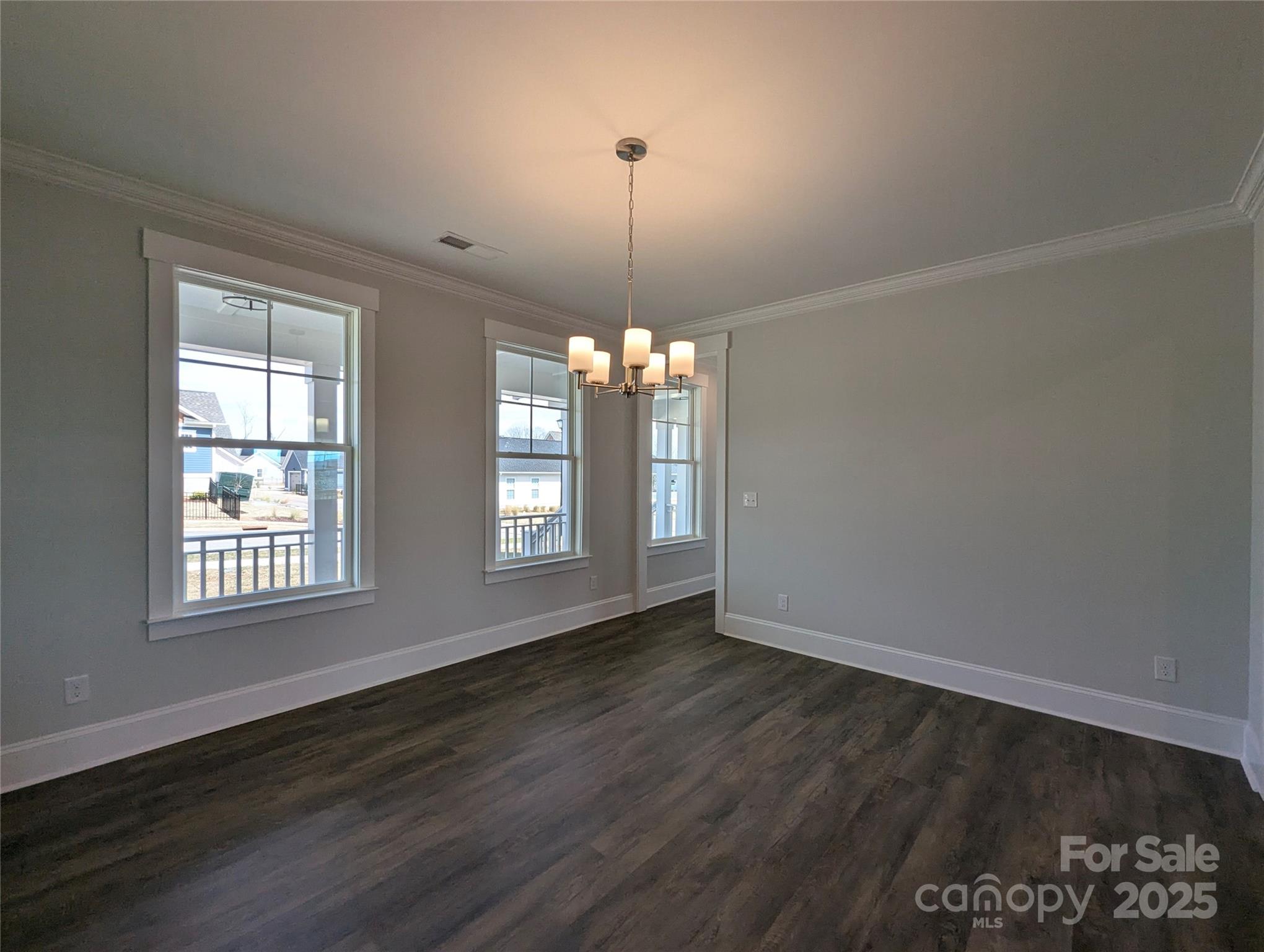 275 Luray Way 447