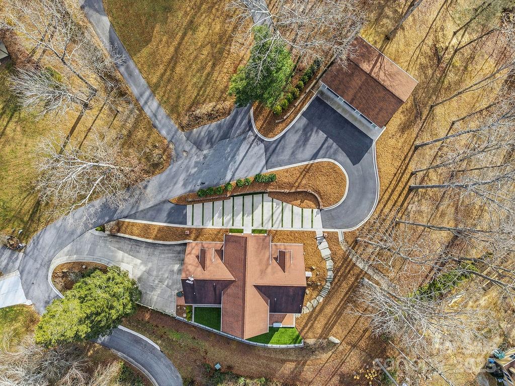 38 Sweetwater Oaks Drive