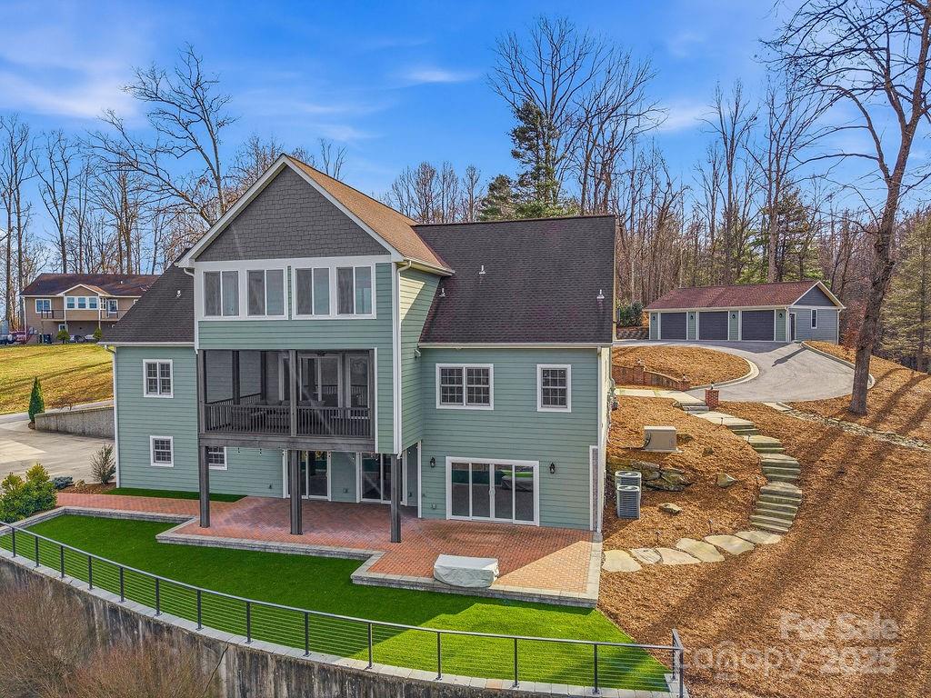 38 Sweetwater Oaks Drive