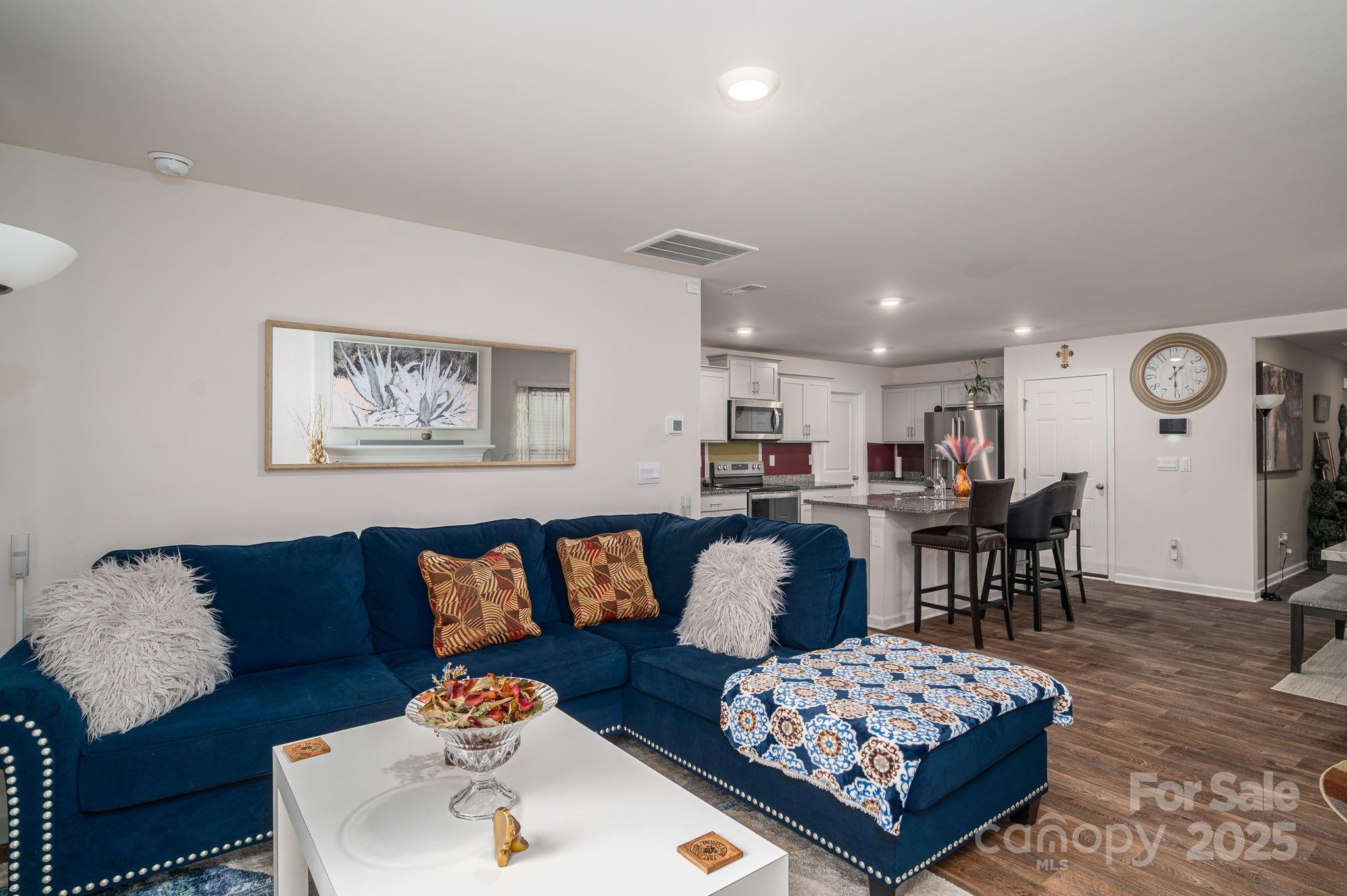 1605 Blue Velvet Lane 148