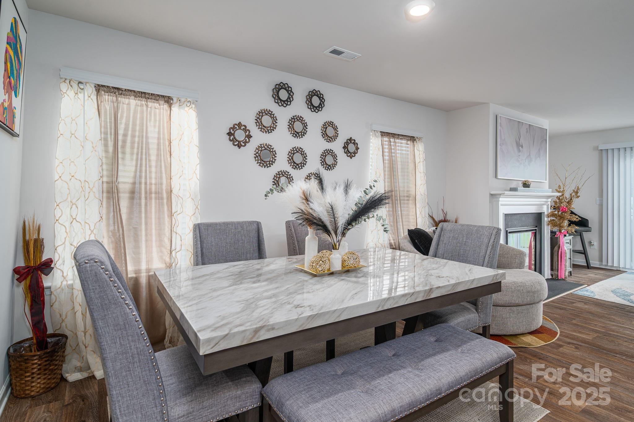 1605 Blue Velvet Lane 148