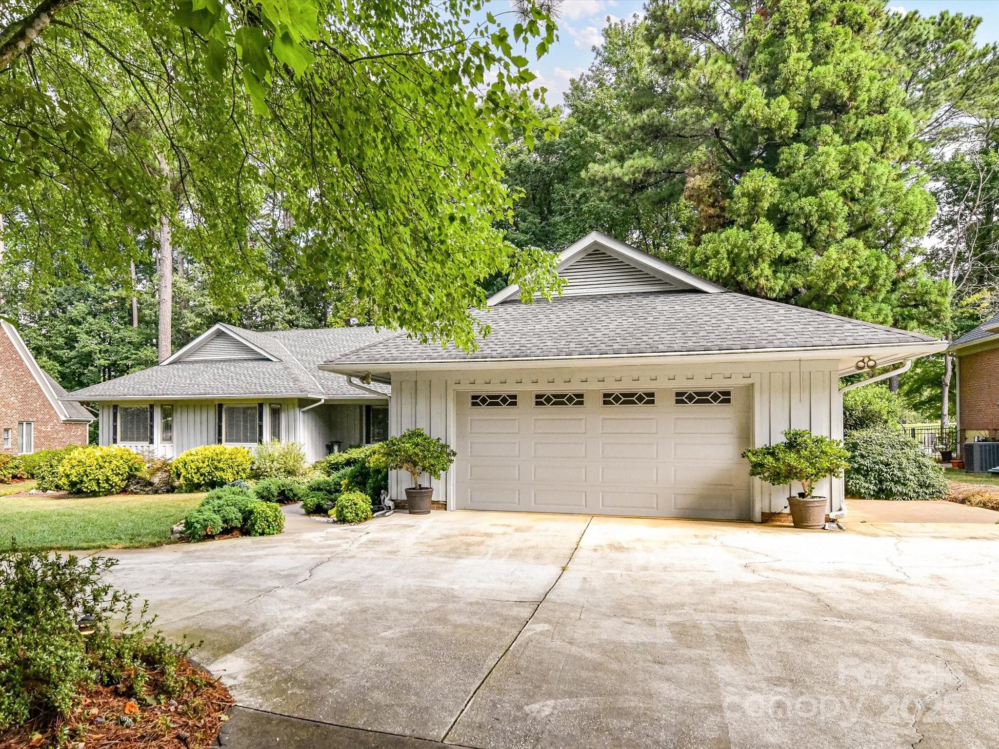7963 Prestwick Lane