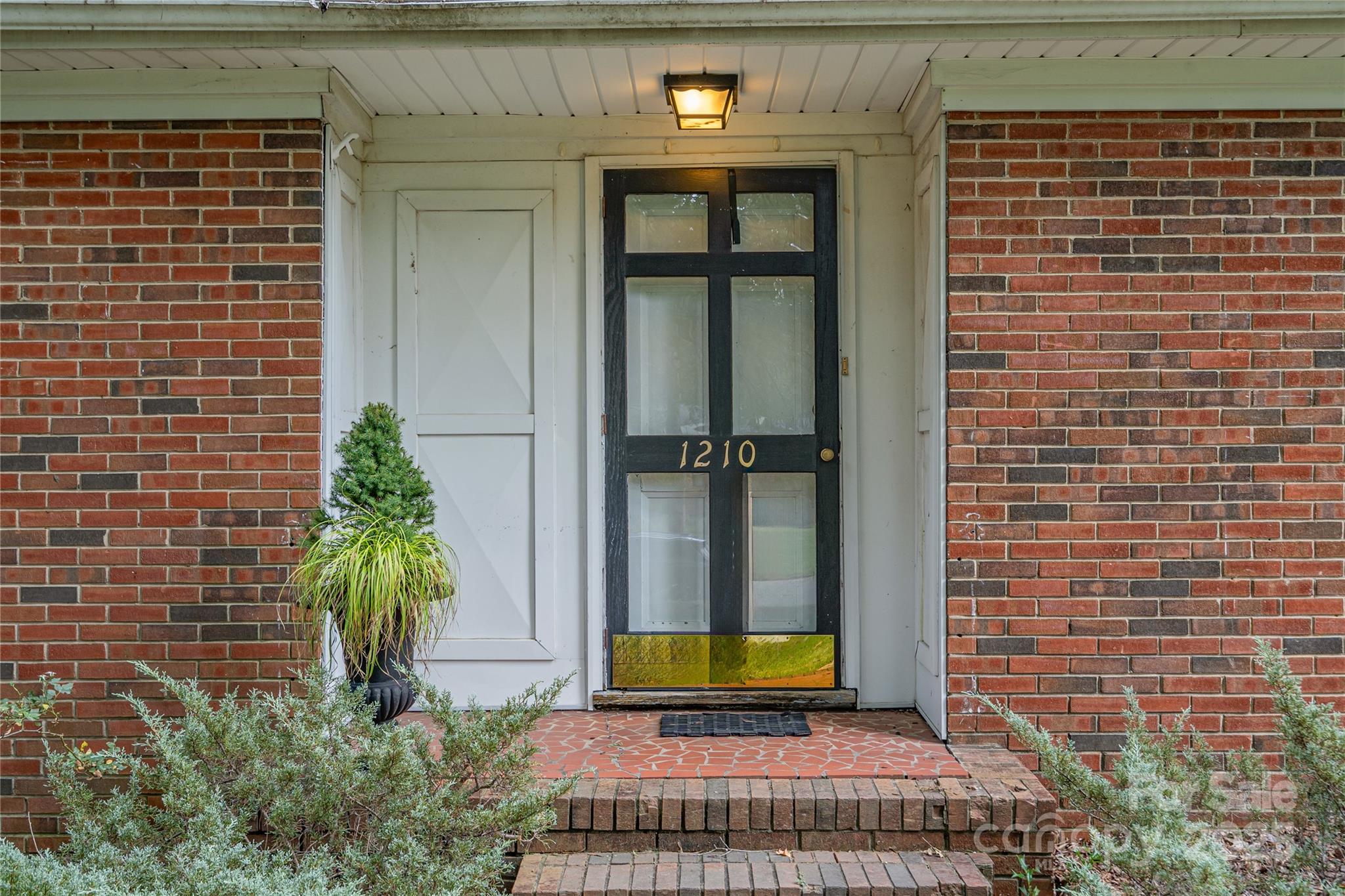 1210 Shady Bluff Drive
