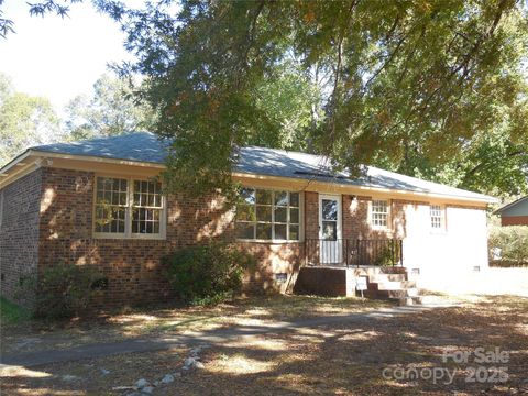 Photo of 2208 Community Park Drive, Matthews, NC 28104 (MLS # 4323260)