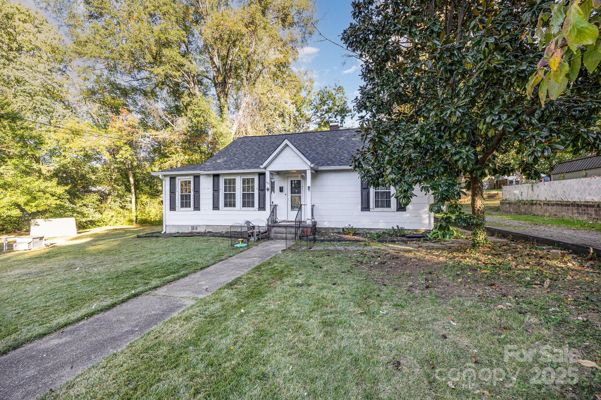 122 Eaman Avenue