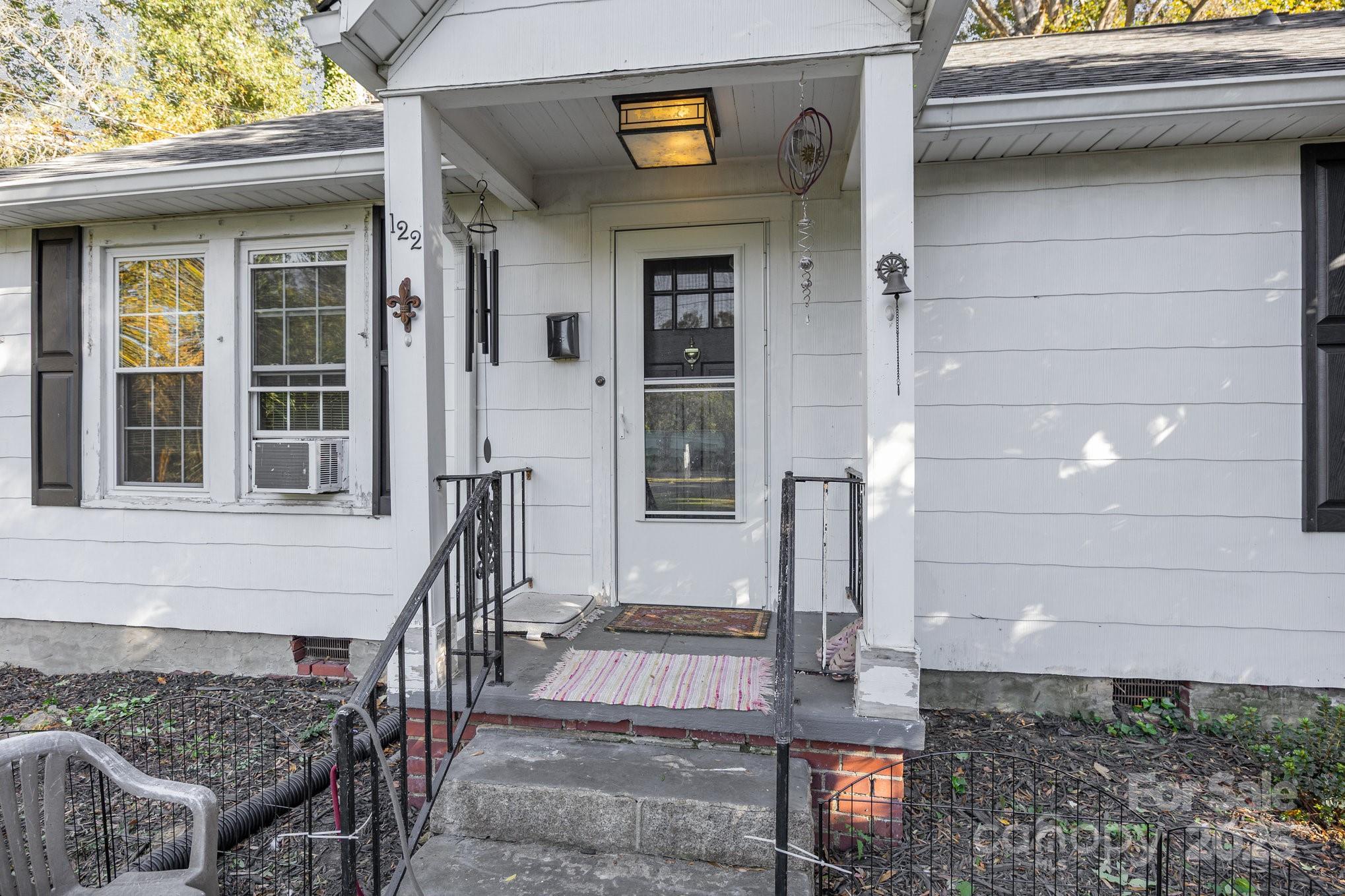 122 Eaman Avenue
