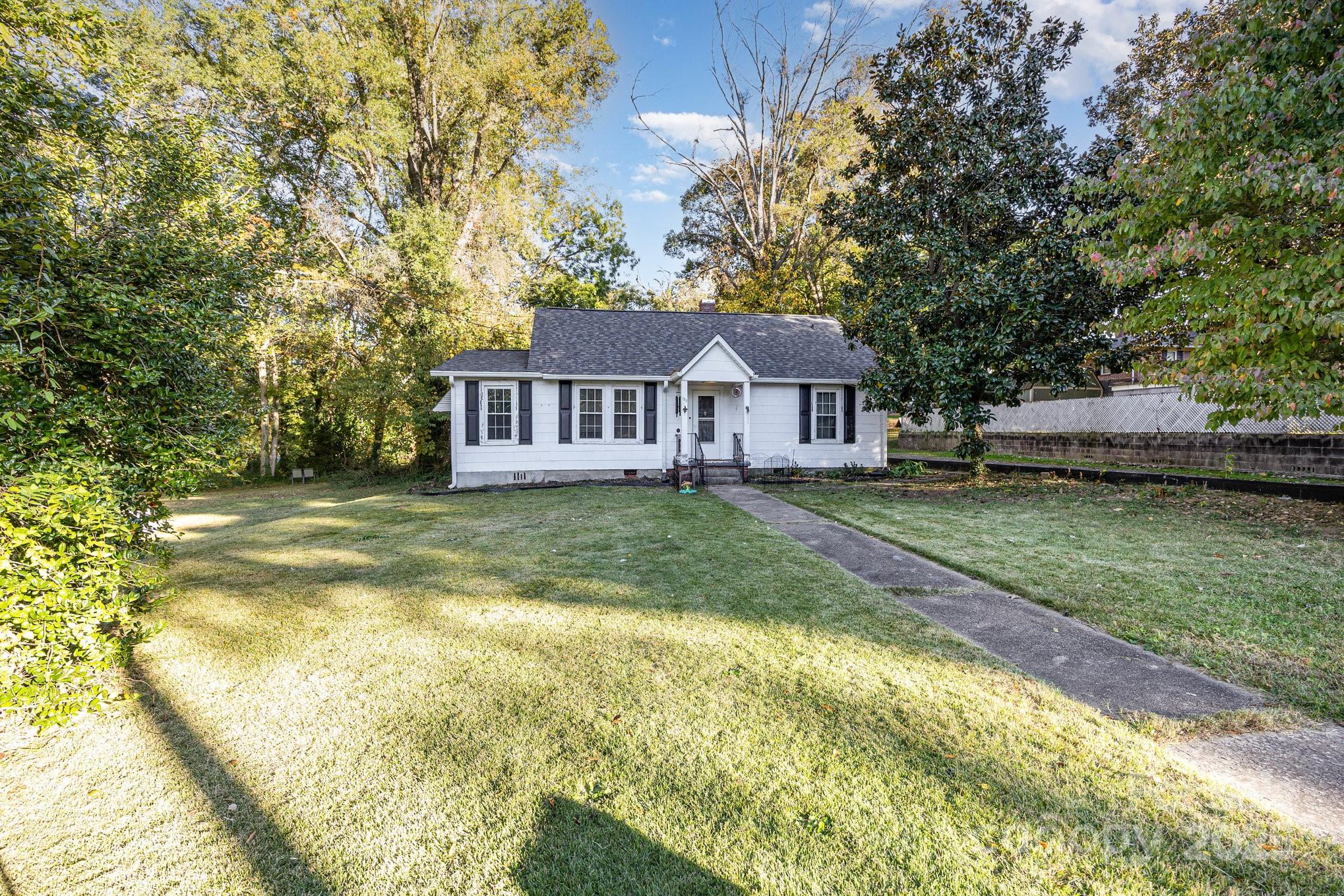 122 Eaman Avenue