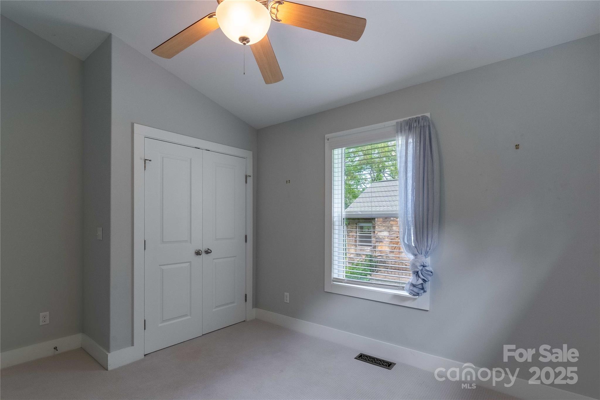 PINE BURR PARK - Residential