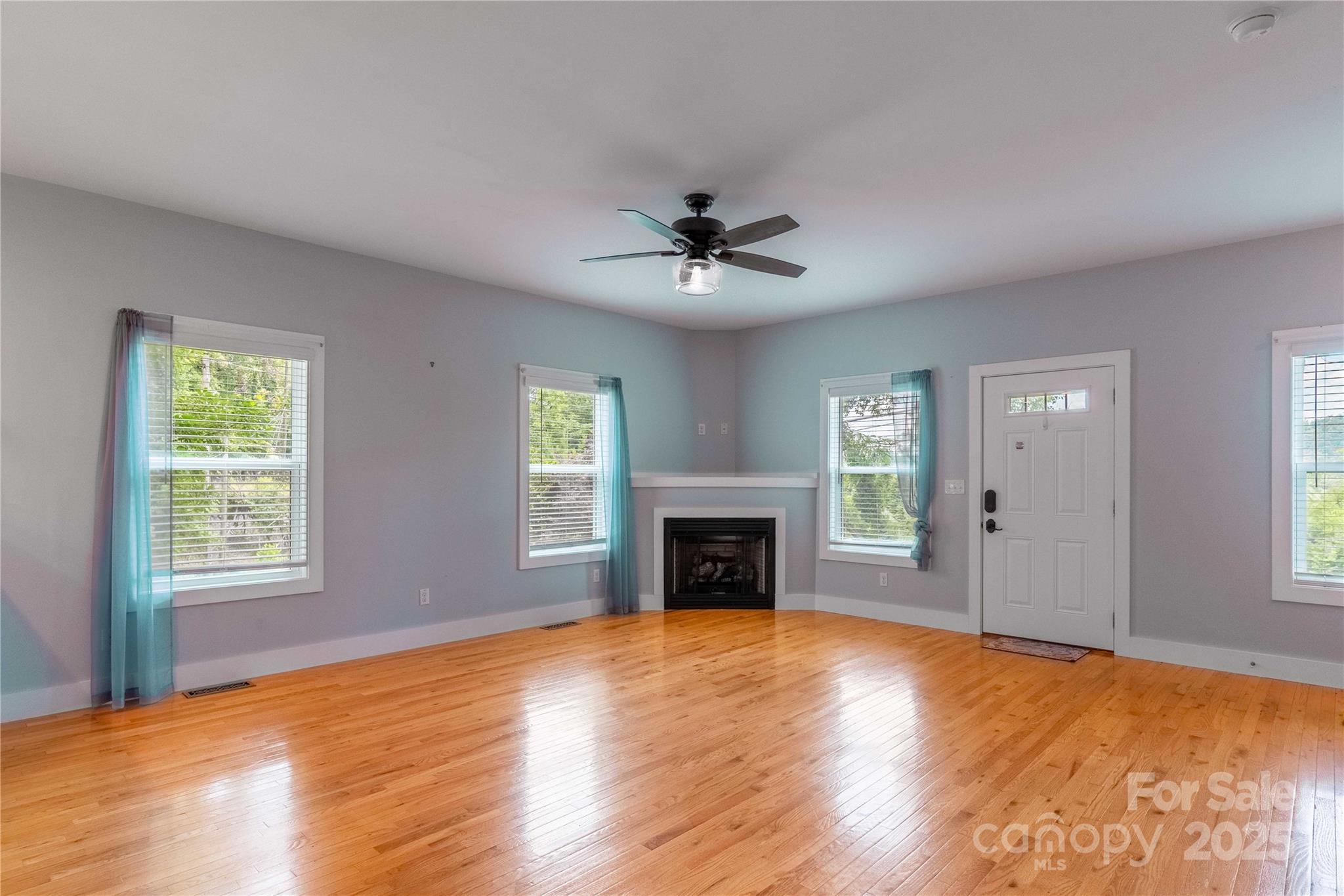 PINE BURR PARK - Residential