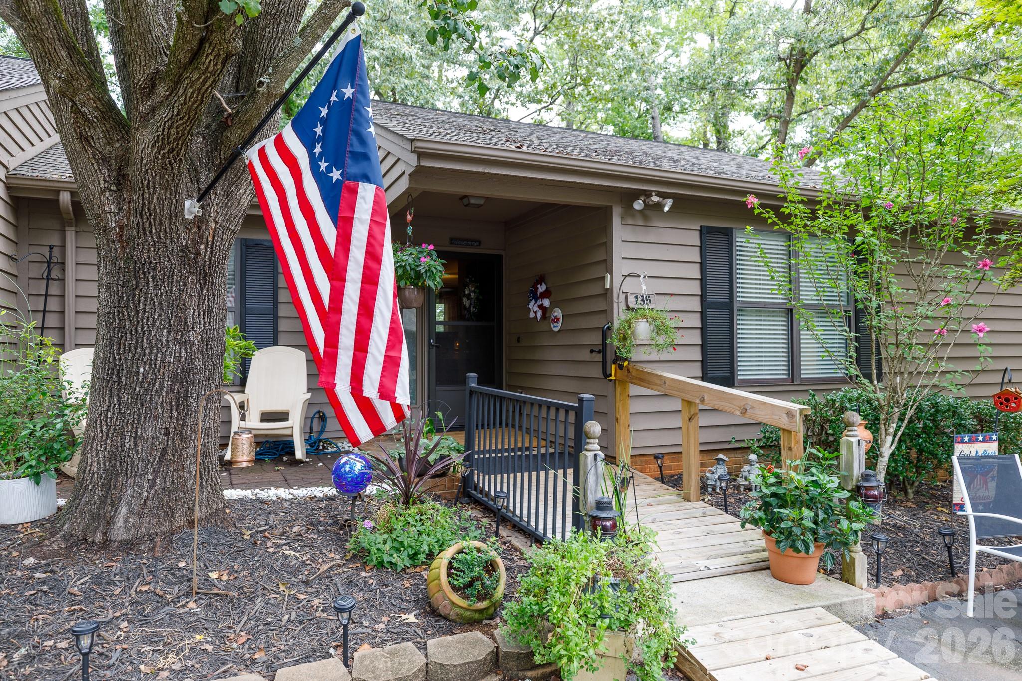 135 Cedar Hollow Street