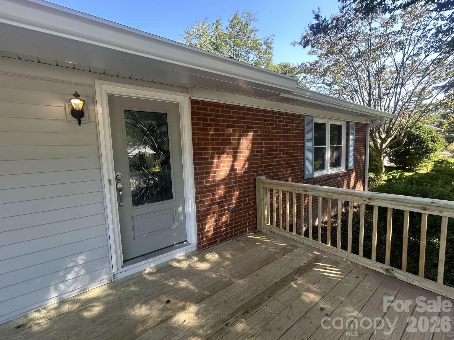 1225 Pinebrook Circle