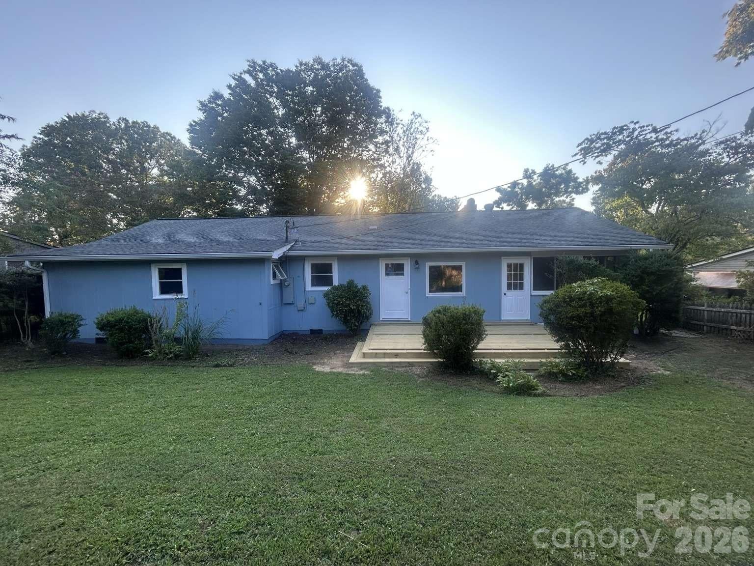 1225 Pinebrook Circle
