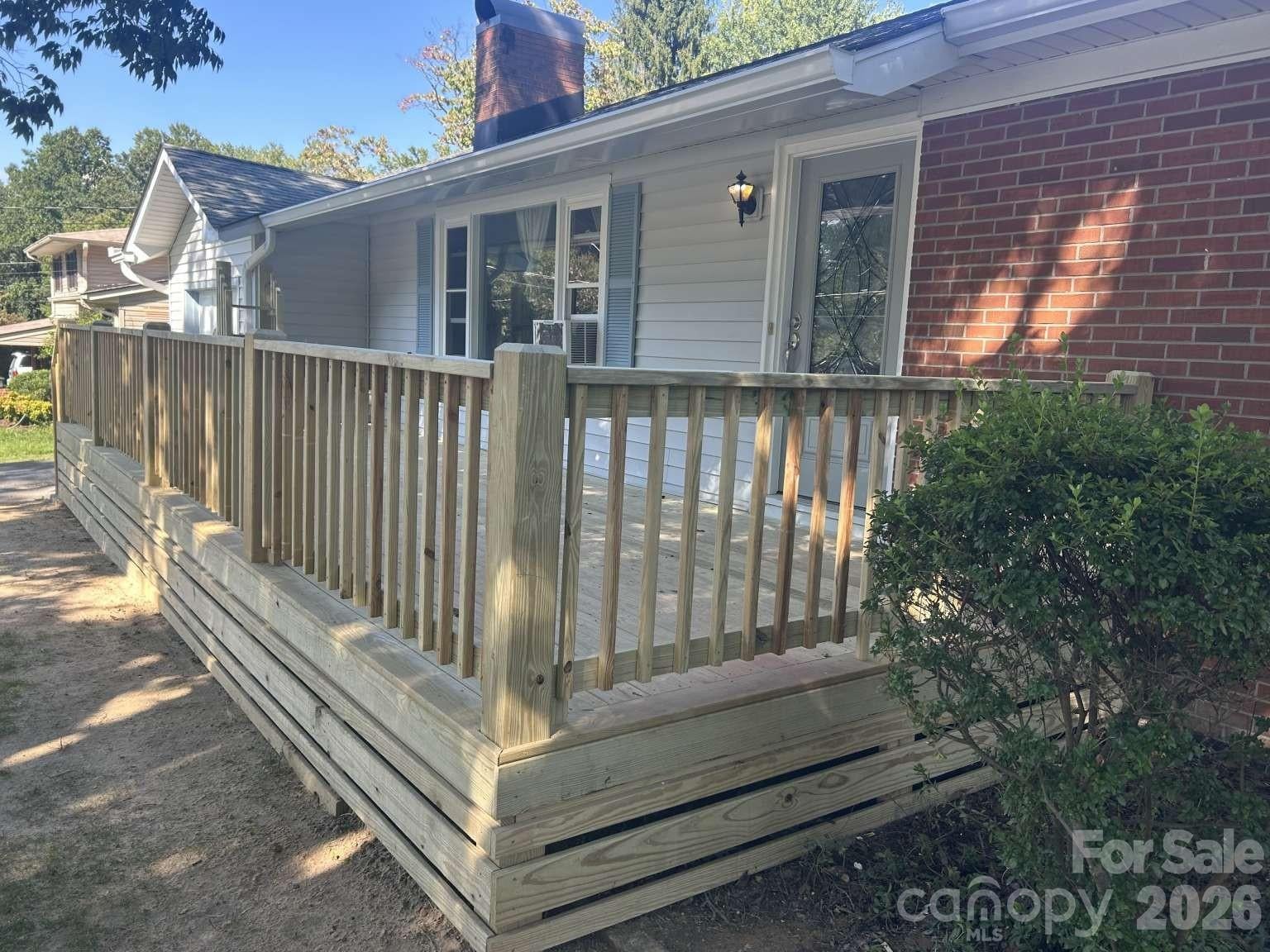 1225 Pinebrook Circle