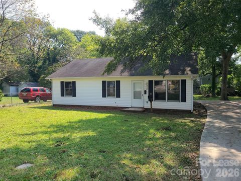 Photo of 210 N Cloudman Street, Charlotte, NC 28216 (MLS # 4358859)