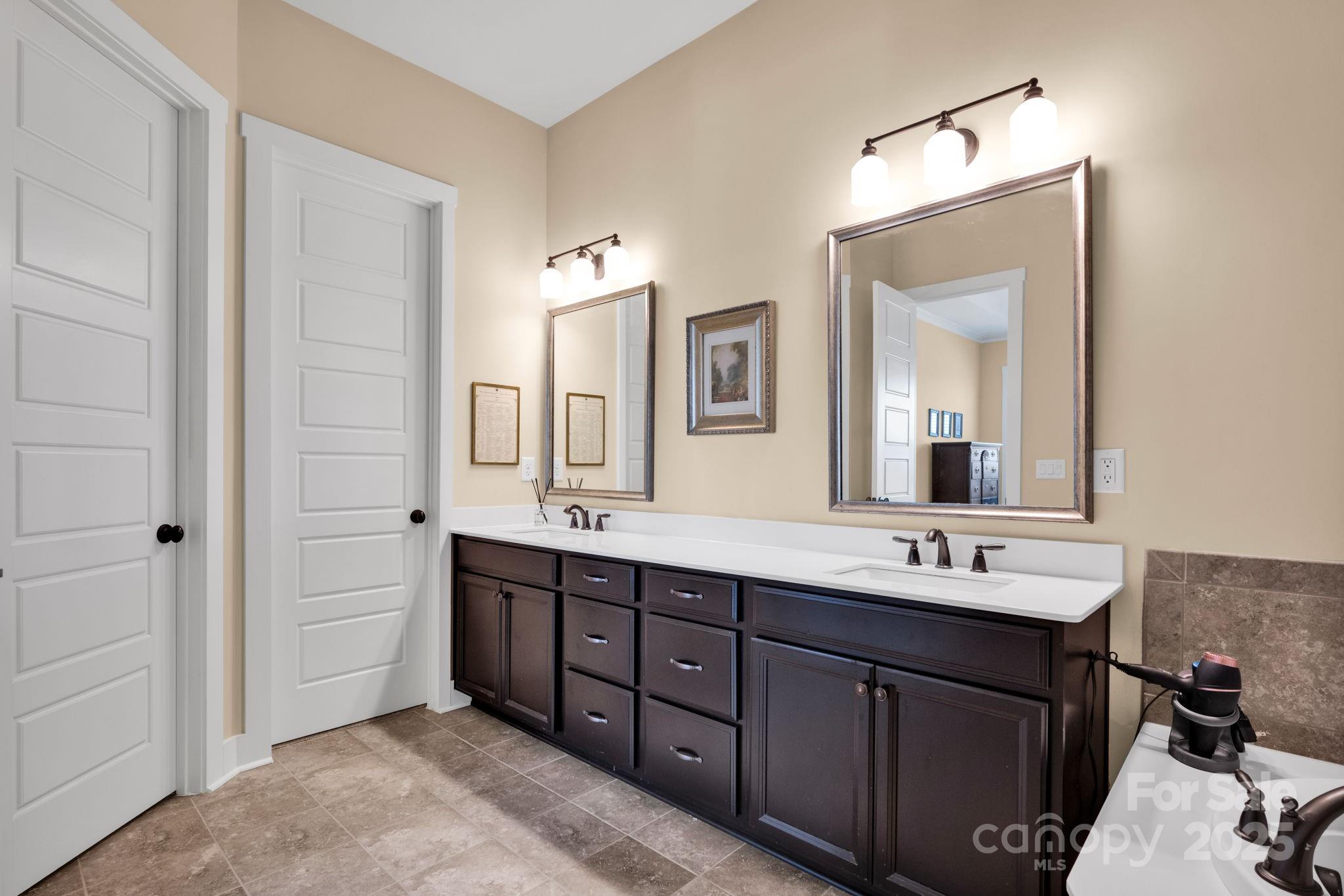 Paddlers Cove - Residential