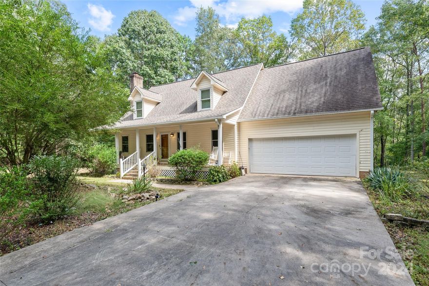 Check out this cozy 3-bedroom, 2.5-bath home in York, SC! Built in 1992, it offers 1956 sq ft of living space on a spacious 5-acre lot, giving you plenty of privacy. No HOA to worry about! The primary bedroom is conveniently located on the main level, and there’s a large bonus room upstairs. The primary bath got a nice remodel in 2019. You’ll find lots of storage in the attic, and there’s a whole-home water filtration system with filters changed every three months. The fridge, washer, and dryer are included with an acceptable offer. Just 10 minutes from Lake Wylie and 30 minutes from Charlotte, you can enjoy the peace and quiet while still being close to all the action. Don’t miss out on this gem!