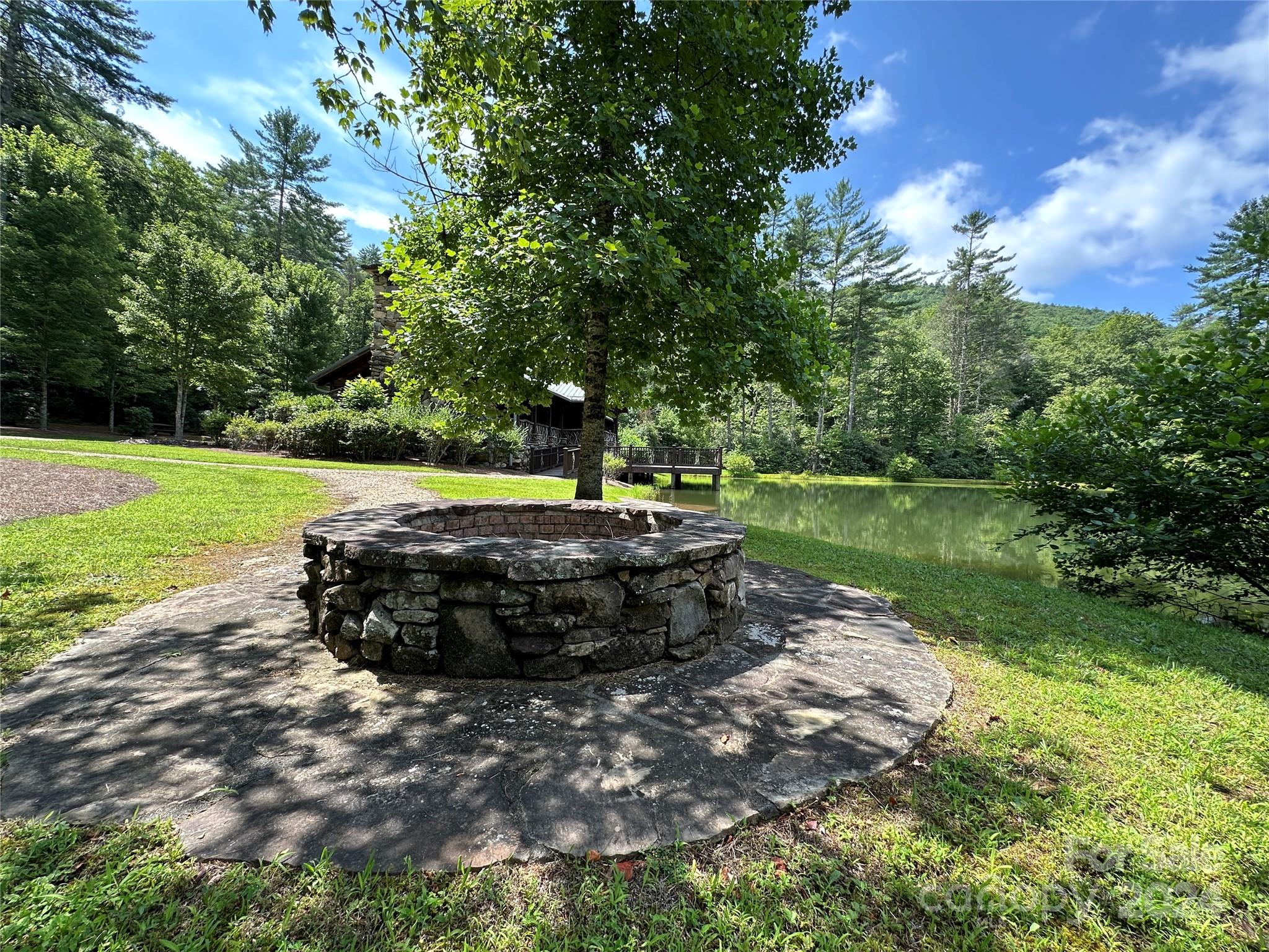 Round Mountain Falls - Land