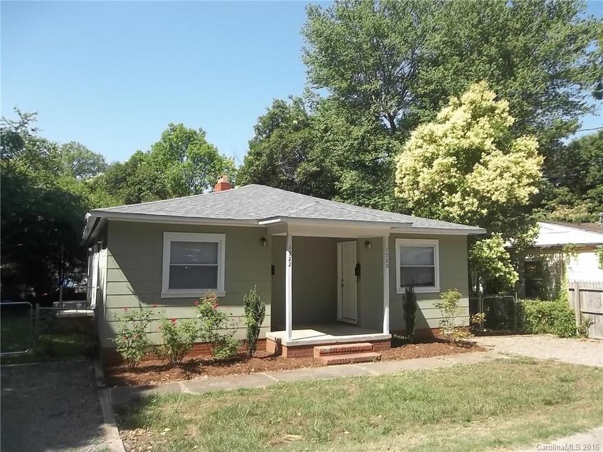 Nicely appointed 2 bedroom unit near NODA and Plaza Midwood.  Easy access to soon-to-be-completed light rail and I-85 and Independence Freeeway.  Range, Refrigerator, Hardwood Floors.