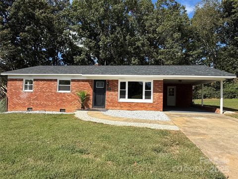 810 Hampton Place SW Lenoir NC 28645
