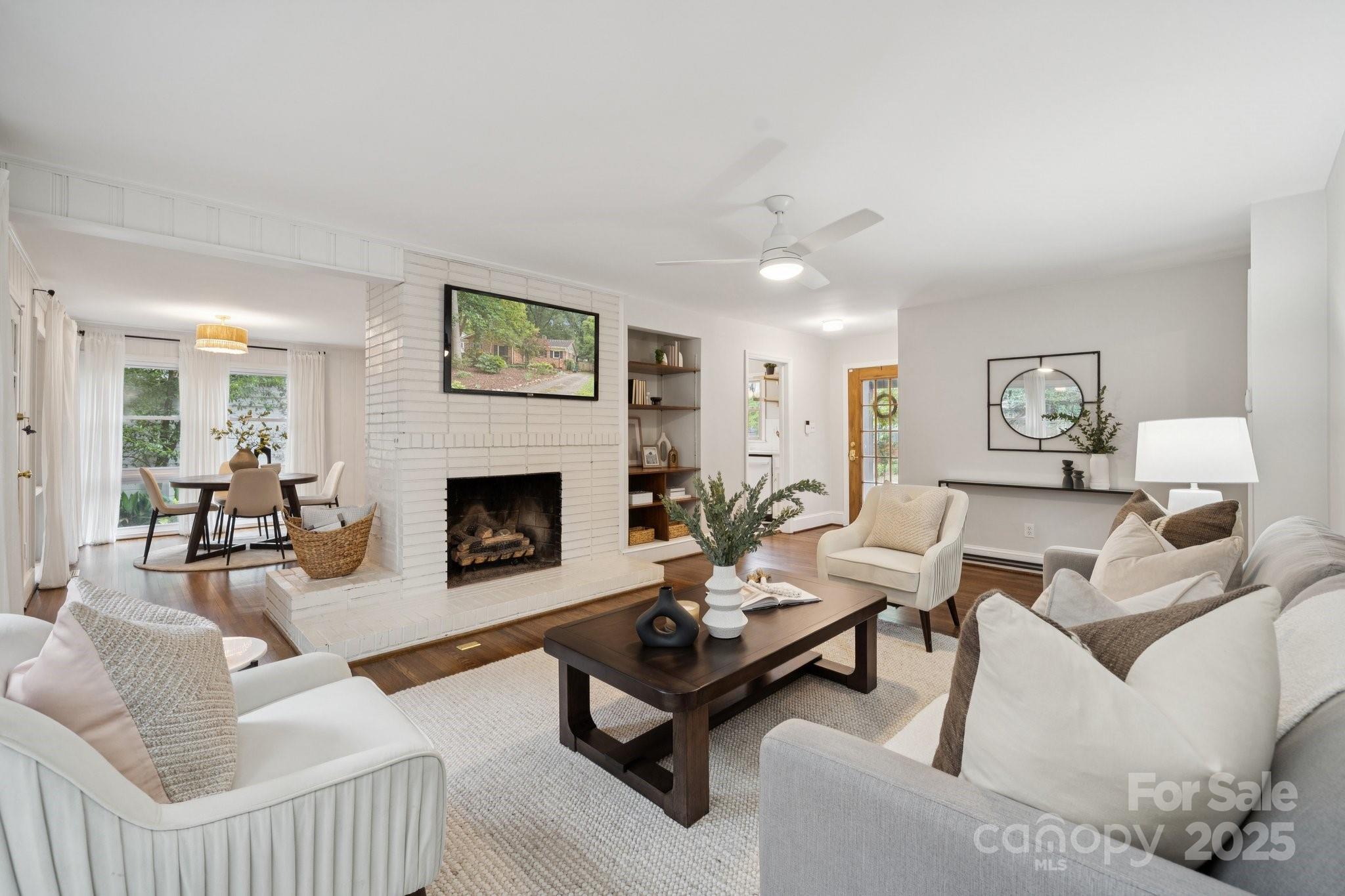 1944 Sandhurst Drive