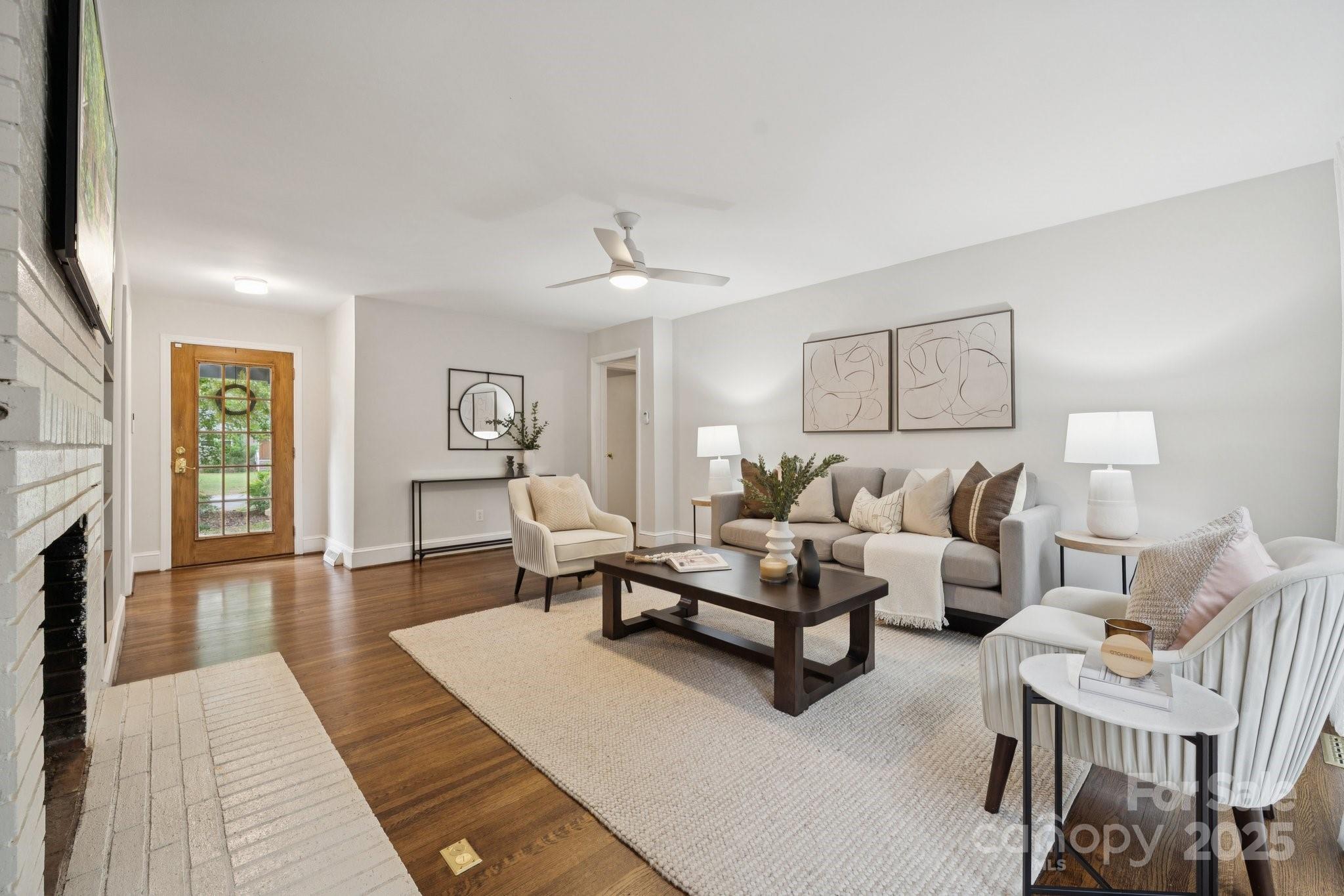 1944 Sandhurst Drive
