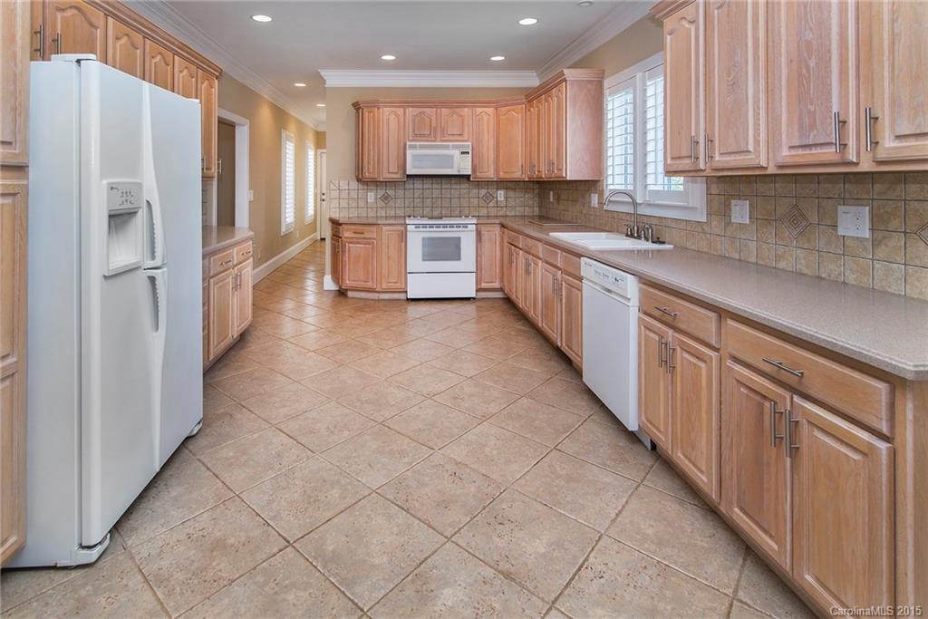 The Peninsula - Residential