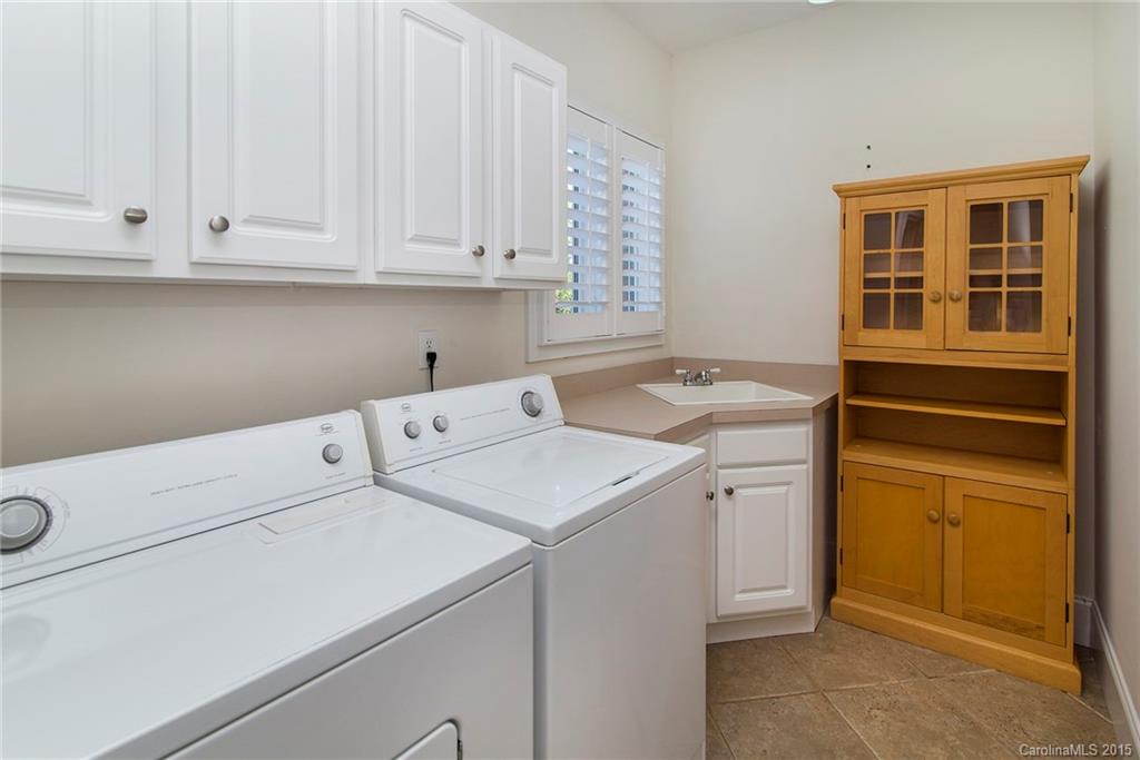 The Peninsula - Residential