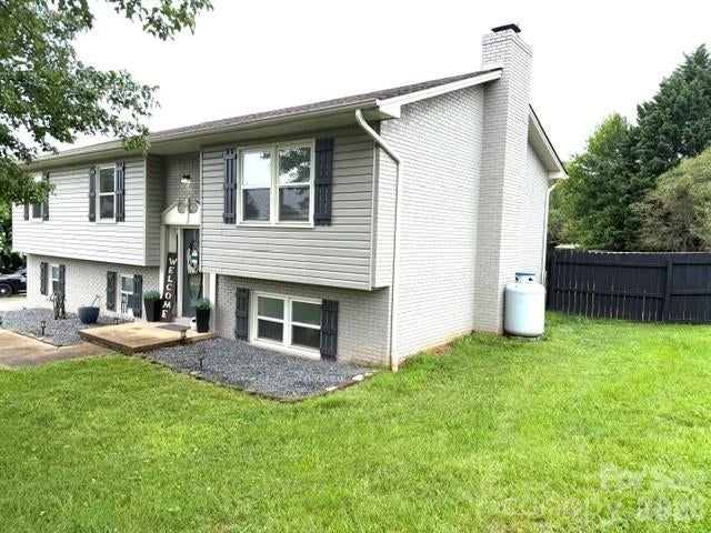 1772 Woodridge Circle