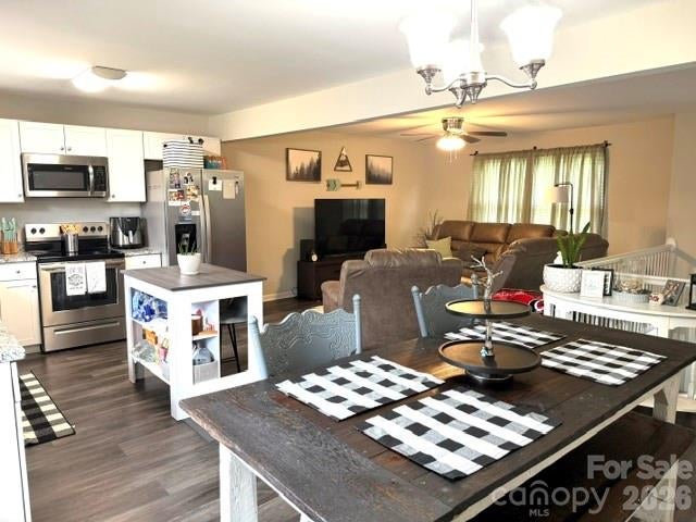 1772 Woodridge Circle