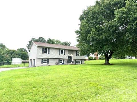 Photo of 1772 Woodridge Circle, Hickory, NC 28602 (MLS # 4410286)