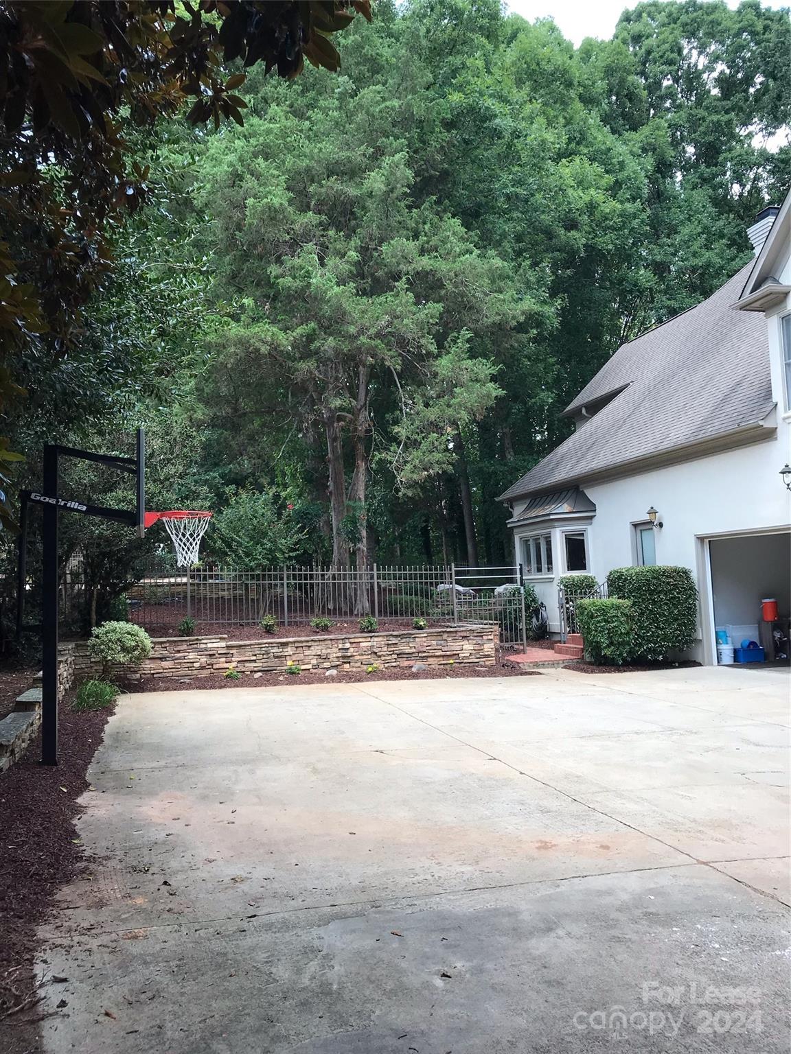 Walden Pond - Residential Lease