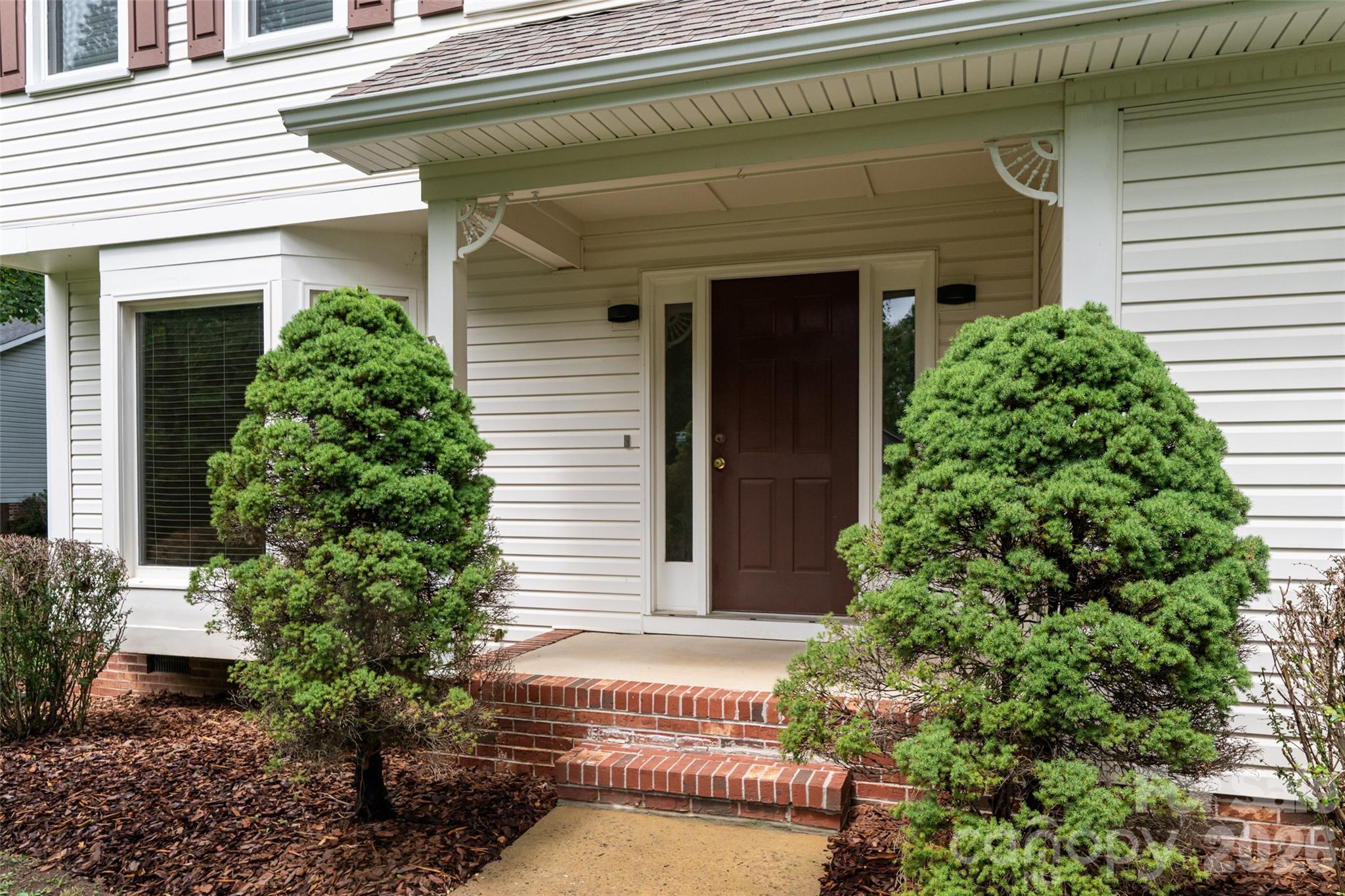 204 Windsor Forest Circle
