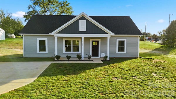 128 N MAIN ST, GRANITE FALLS, NC 28630 - Image 5e40095d66d1aaf4c8b0239d8abf1e44/3100516637