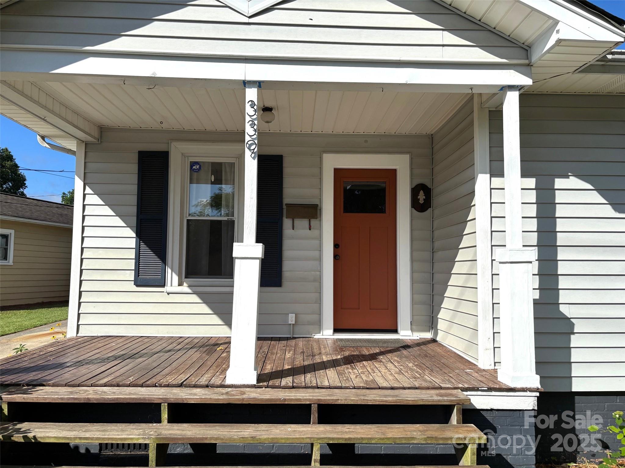 339 Mayflower Avenue