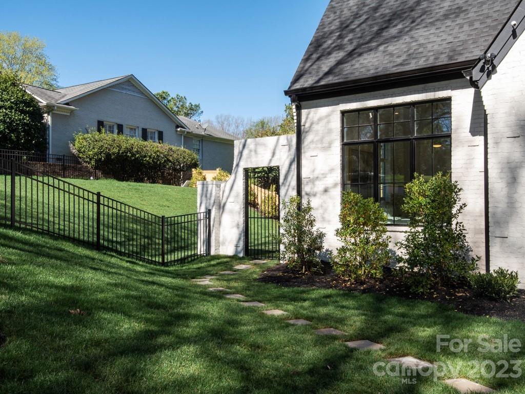 Barclay Downs - Residential