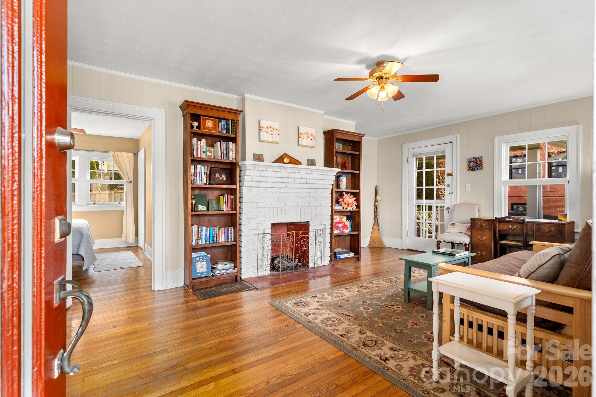 80 W Chestnut Street