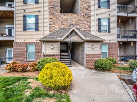 142 Brickton Village Circle 106 Fletcher NC 28732