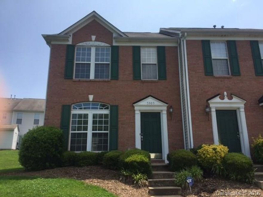 Beautiful 2 Bedroom 2 1/2 bath townhouse in great location. First floor has eat-in kitchen, laundry, and 1/2 bath. Living room is large with hardwood floors and fireplace. Lots of natural light. Nice patio back with a storage room.
Upstairs is the master bedroom with a large walk-in closet and a master bath with dual vanities and spacious 2nd bedroom. Close to I-485. Just minutes from Trader Joes,Starbucks, restaurants and more.