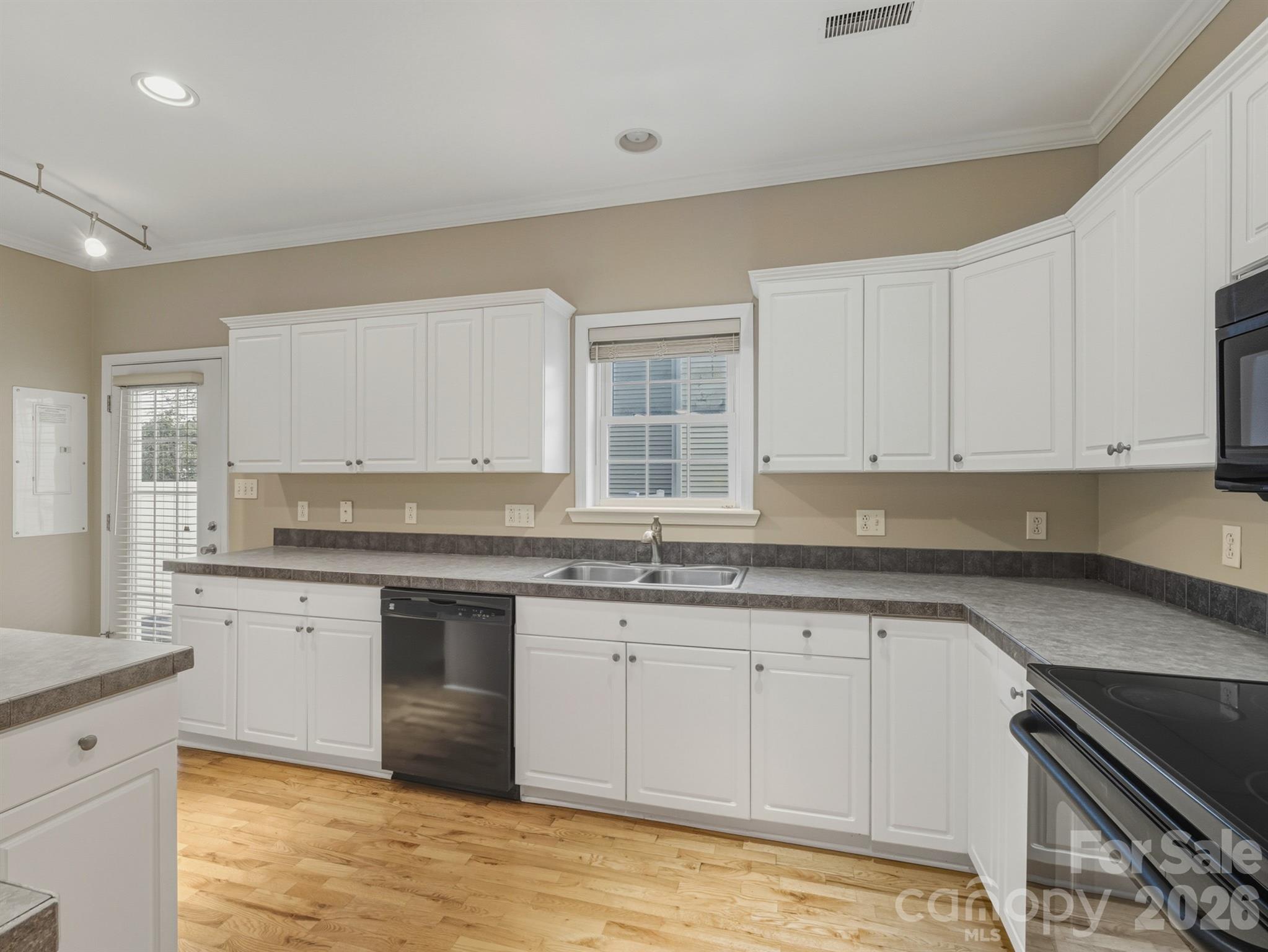 Adare Townhomes - Residential